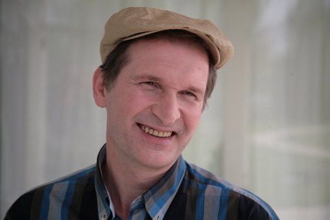 Представитель Зеленского помог отменить запрет на въезд актеру из "Сватов" Добронравову, - "Схемы"