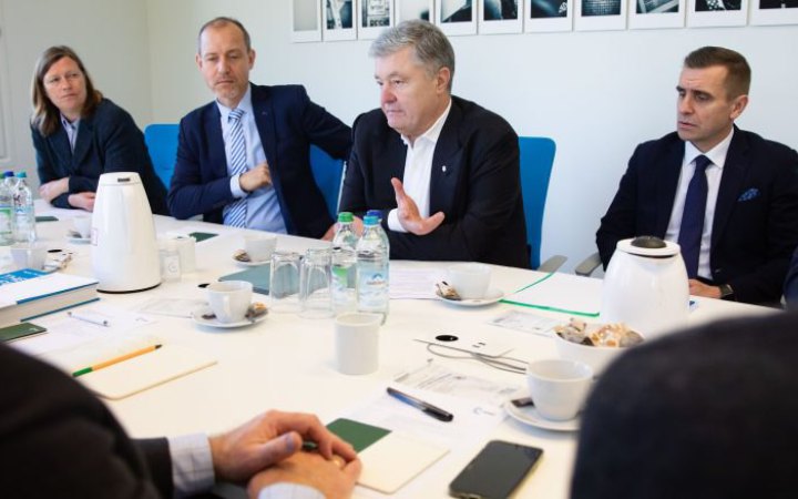 Порошенко в Мюнхені закликав Німеччину дати Україні танки та системи ППО і допомогти з відновленням енергосистеми