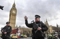 У здания парламента Британии открыли стрельбу, есть пострадавшие (Обновлено)