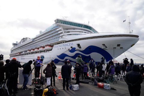 Еще один украинец заболел коронавирусом на лайнере Diamond Princess (обновлено)
