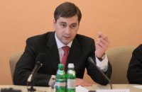 Кум Табачника обещает больше не раздавать лекарства со своим фото