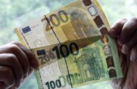 ​В странах ЕС вводятся в обращение новые 100 и 200 евро