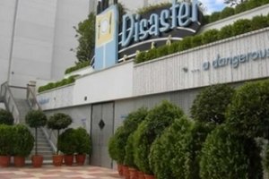 Испанское кафе устраивает своим посетителям регулярные землетрясения