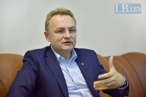 Садовый - Вакарчуку: У вас украли доступ к партийному Фейсбуку?