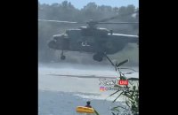 Под Харьковом военный вертолет опрокинул на реке лодку с людьми