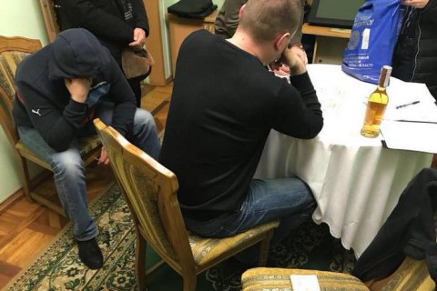 Задержанный за взятку директор аэропорта "Николаев" вышел под залог 2,5 млн грн