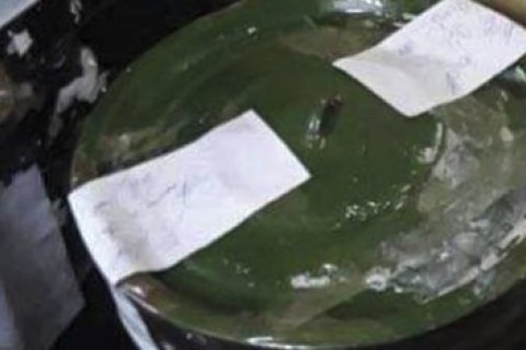 На виборчій дільниці у Дніпрі бюлетені зберігали в каструлях