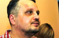 В Херсоне побитого из-за мэра журналиста сделали обвиняемым