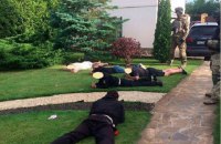 ​В Гнедине вооруженные люди пытались отобрать жилье у двух собственников