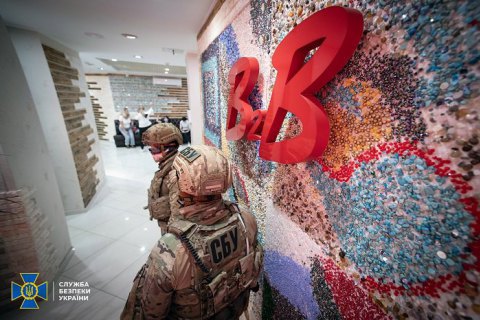 Магазины B2B Jewelry опечатали, а владельцу сообщили о подозрении