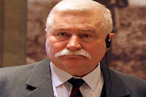 Госпитализированному экс-президенту Польши Леху Валенсе поставили диагноз