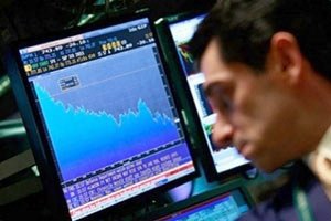 Минфин переходит на еженедельные торги долговыми бумагами в валюте