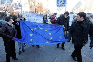 Сторонников вступления в ЕС остается больше, чем присоединения к ТС 