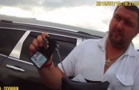 Против водителя, угрожавшего пистолетом киевским патрульным, возбудили дело