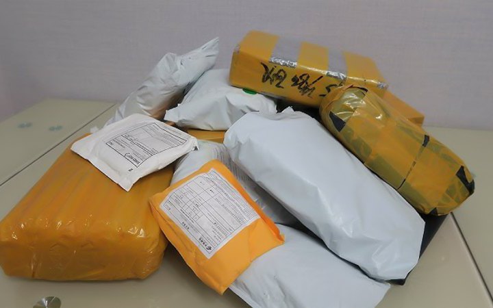 ЄС вводить мито на невеликі посилки з Китаю