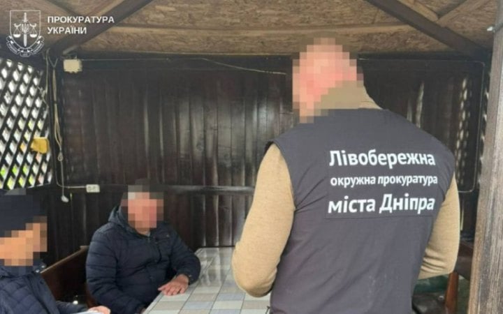 На Дніпропетровщині ексголову громади підозрюють у закупівлі непридатних укриттів для гімназії