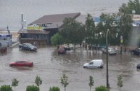 В Запорожье из-за сильного ливня парализовано движение транспорта