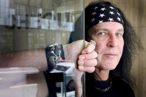 В Киеве даст концерт первый вокалист группы AC/DC