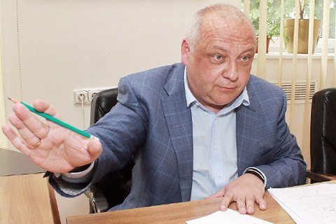 Гринів показав 500-річну "Острозьку Біблію", яку він "знайшов серед мотлоху"