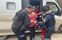 "Білі янголи" евакуювати чотирьох літніх людей з прифронтової Сумщини