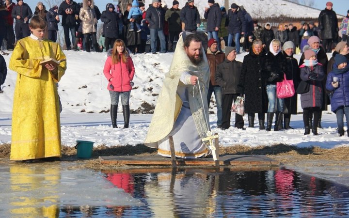 Киян закликали не влаштовувати масових купань на Водохреща