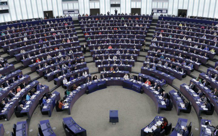 Європарламент призупинив затвердження торгової угоди між ЄС і США 
