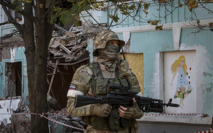 Росія через брак артилерійських боєприпасів використовує ті, що були визнані непридатними, – МО Великої Британії