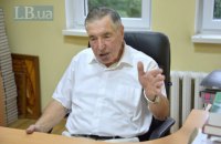 "Від зміни Конституції нічого не поміняється, треба ще її виконувати. Якраз з цим в Україні найбільша проблема"