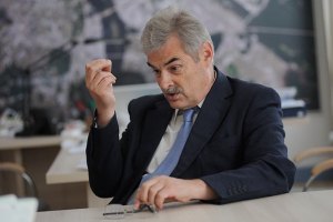 К Евро-2012 в Киеве неприглядные здания спрячут под натяжными фасадами