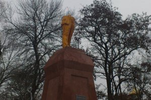 В Сумской области идет борьба за место под разбитым памятником Ленина
