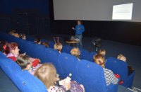 Коммунальный кинотеатр "Братислава" временно стал центром умного досуга для оболонской общины
