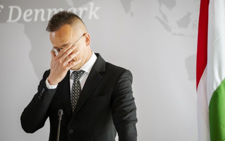 Сіярто: Брюссель готується до війни