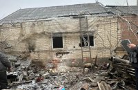 Росіяни інтенсивно обстрілюють Донеччину: є влучання у приватні будинки і шахту