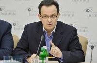 Минобороны не увольняет контрактников, поскольку их некем заменить, - Березюк