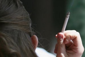 В Киеве впервые оштрафовали за курение в кафе