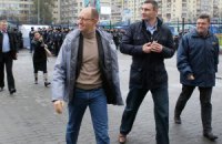 Лидеры оппозиции просят людей неделю стоять под ЦИКом