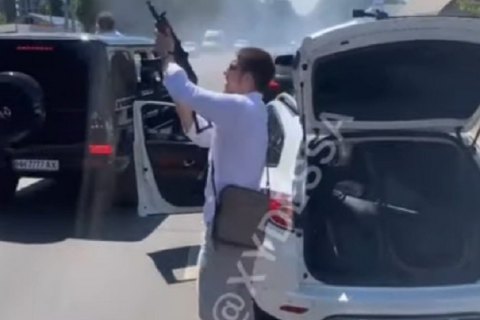 Під Одесою святкували весілля зі стріляниною з автоматів (оновлено)