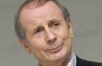 Молодежи сегодня трудно, – писатель
