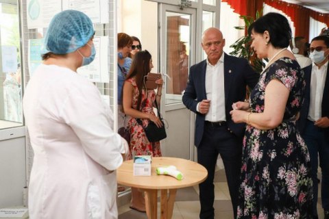 Труханов: в Одесі школам пропонується працювати за змішаною системою навчання