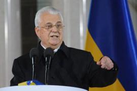 Кравчук хочет выборы в Раду в 2011 году