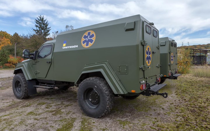 На фронт відправили дві броньовані евакуаційні машини від United24