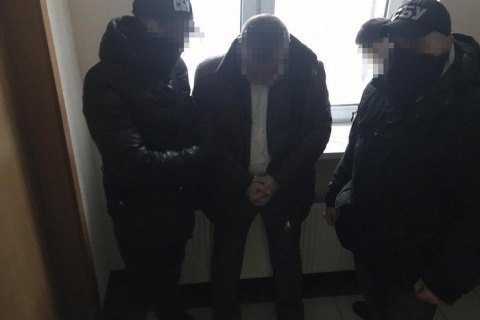 Чиновника главного управления Гоструда Киевской области поймали на взятке 