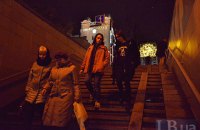 Световая инсталляция заменила Ленина на постаменте в центре Киева 