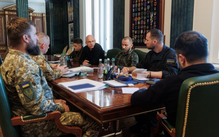 Зеленський провів нараду з Міноборони і військовими щодо протидії «шахедам» і операцій на жовтень