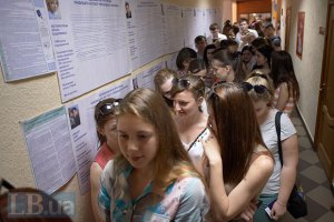 Большинство студентов из Киева, Харькова, Львова хочет избежать службы в армии, - опрос