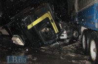 ДТП в Киеве: от грузовика оторвалась водительская кабина