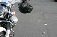 ДТП в Киеве: внедорожник Hyundai не пропустил мотоцикл Moto Guzzi