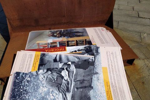 У поліції Києва заявили, що виставку музею Революції Гідності на Майдані не пошкоджували - її здуло вітром