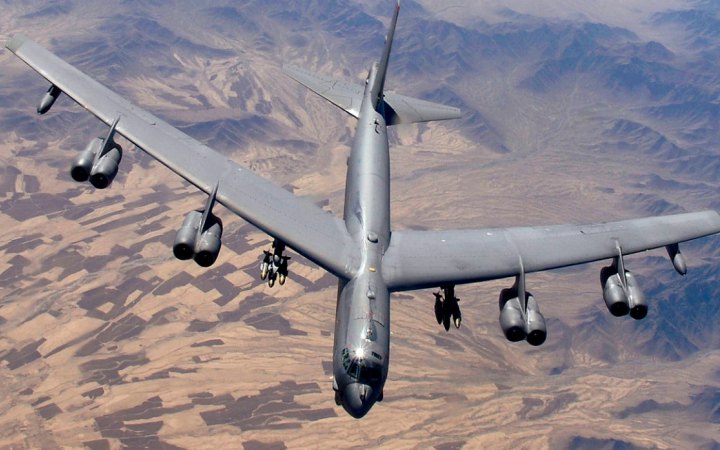 У США розбився стратегічний бомбардувальник B-52