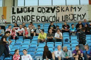 Поляка могут посадить на два года из-за антиукраинского баннера на регби